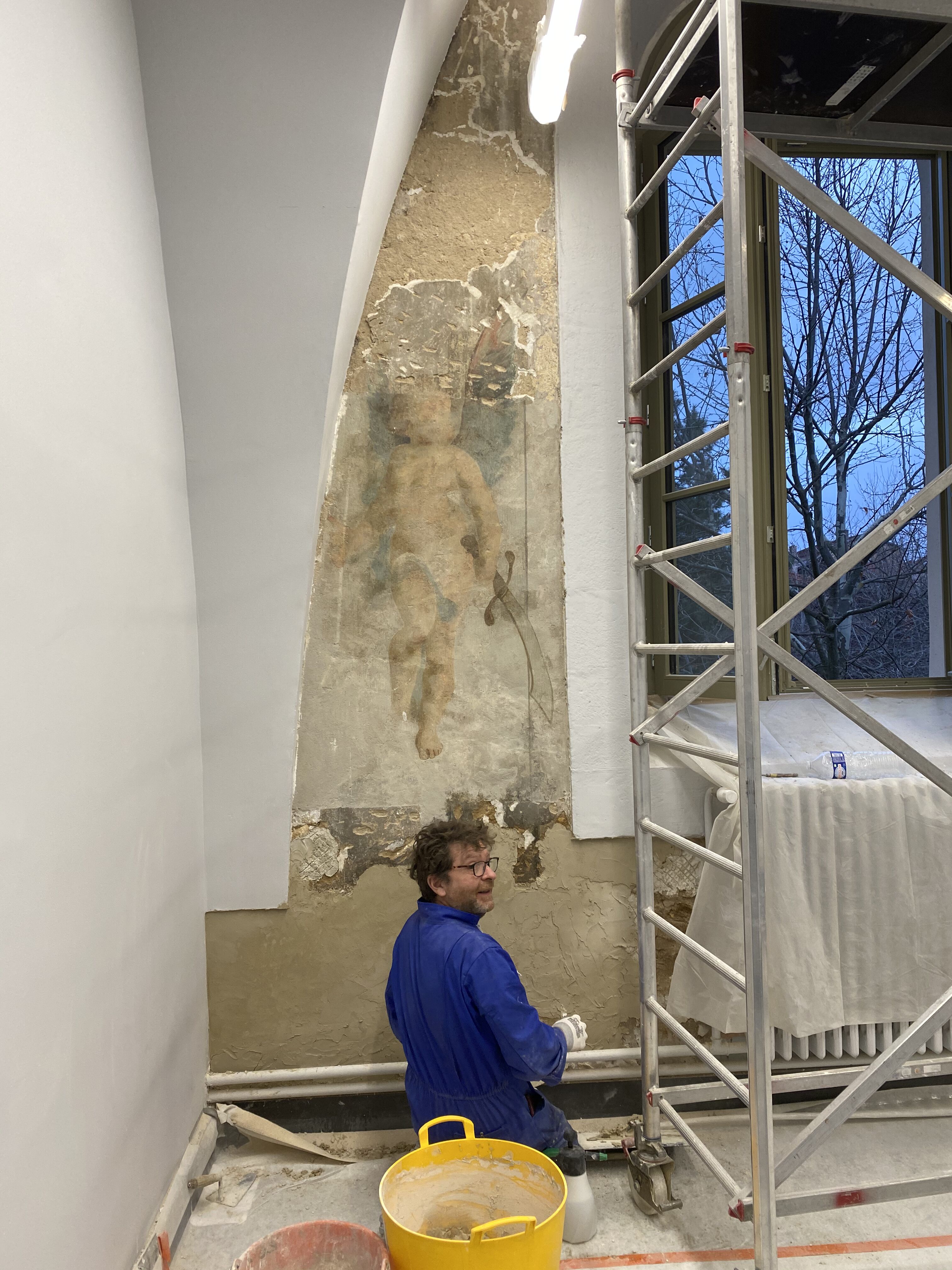 Retouche ange peinture murale